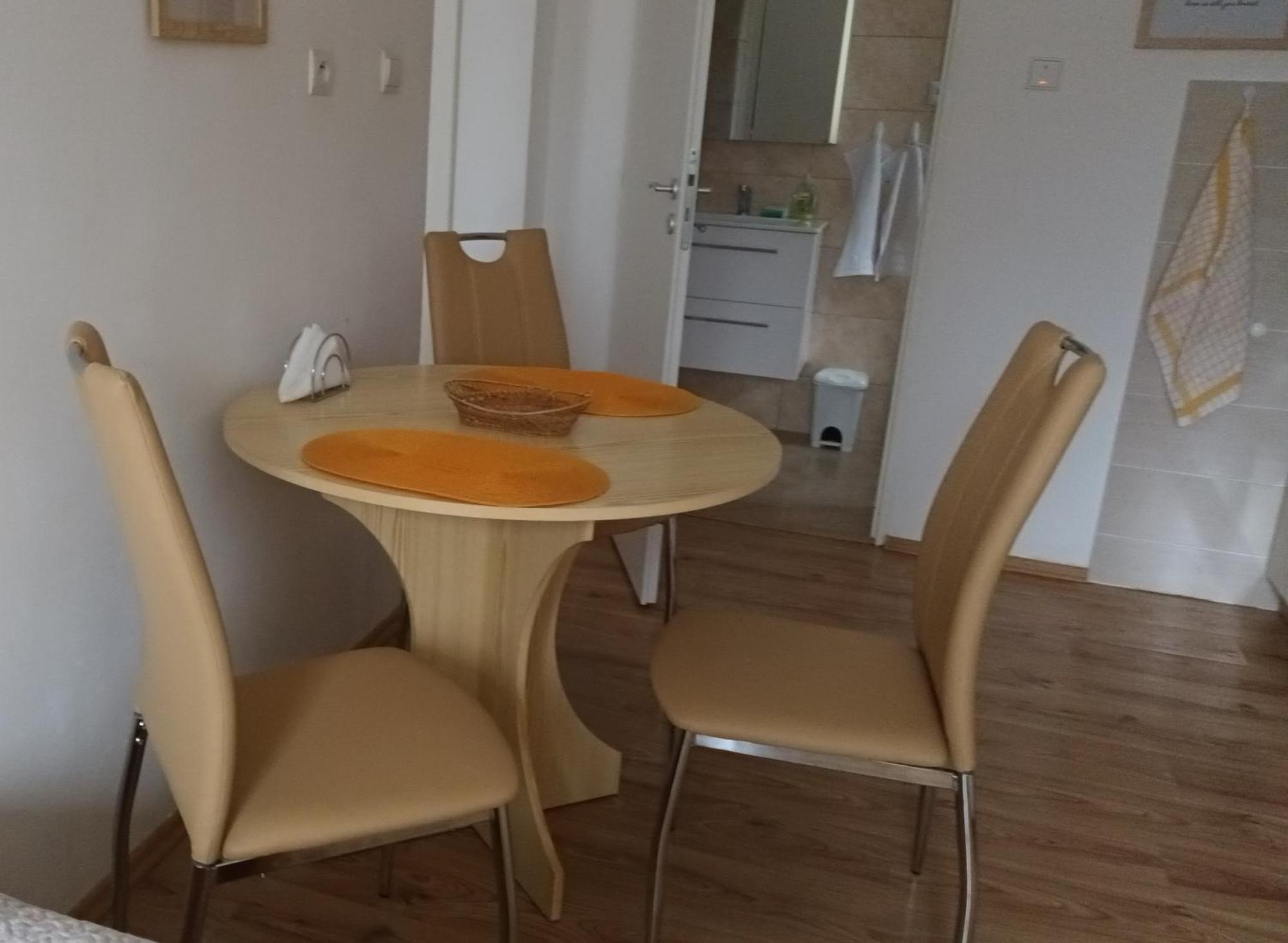 Apartman Alena Karlovy Vary Luaran gambar